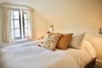 Loft - Queen Bed